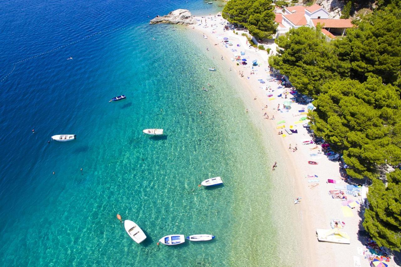 Apartments With A Parking Space Brela, Makarska - 18495 Esterno foto