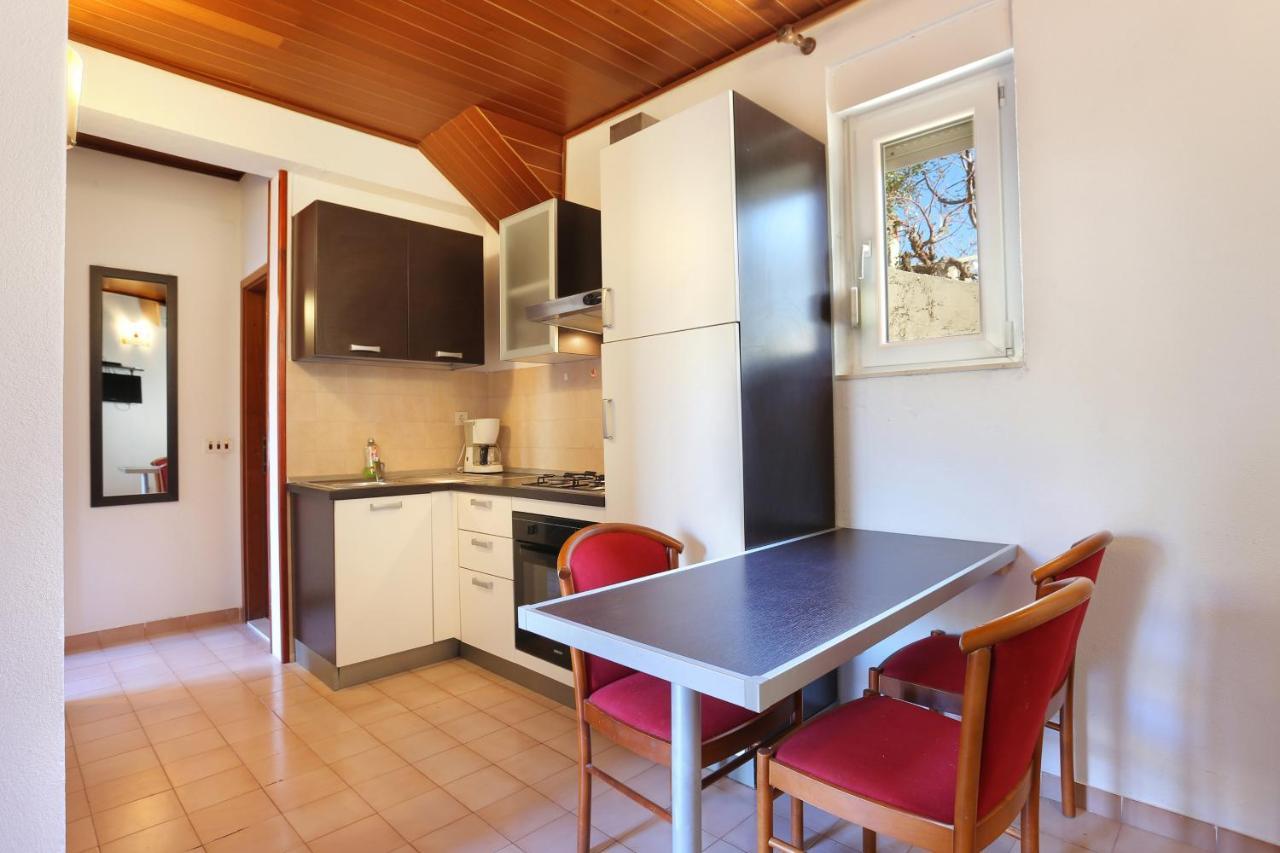 Apartments With A Parking Space Brela, Makarska - 18495 Esterno foto